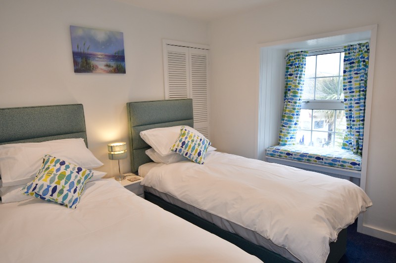 Dolphins Holiday Self Catering Isles of Scilly